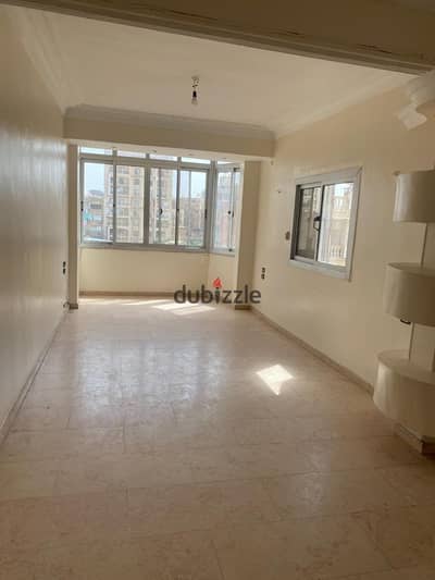 Apartment for sale in Heliópolis 150 meters