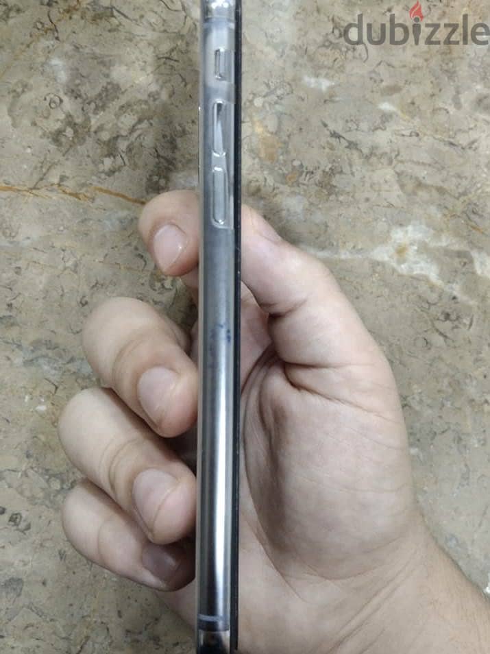 iPhone XS 3
