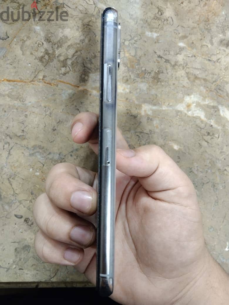 iPhone XS 4