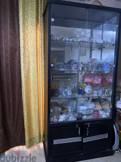 دولاب نيش زجاج