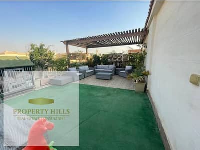 Villa for sale in Madinaty in a compound with comprehensive services and facilities, available for cash sale with a 20% discount for cash, and installment purchase available at its original price since two years ago.