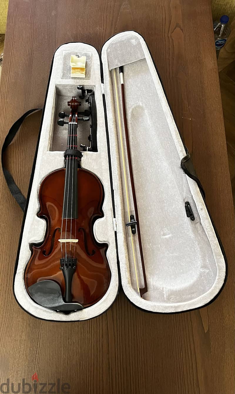 Perfect condition  Full-size 4/4 acoustic violin 1