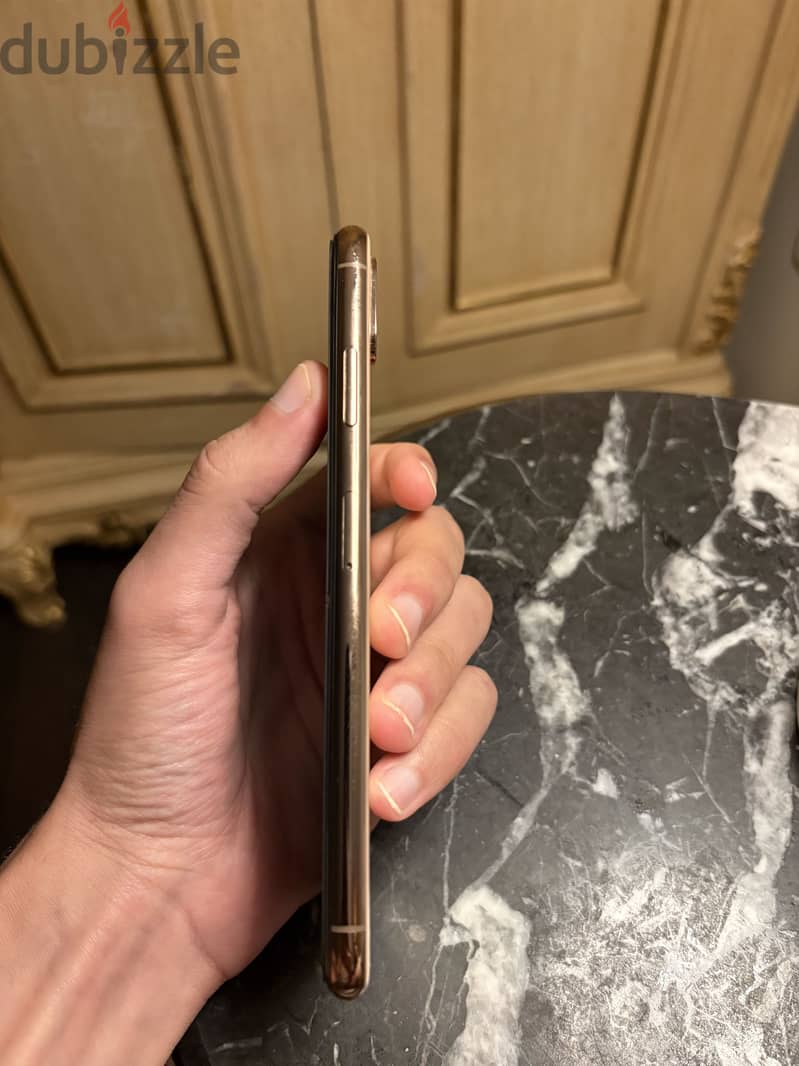 iPhone XS Max 2