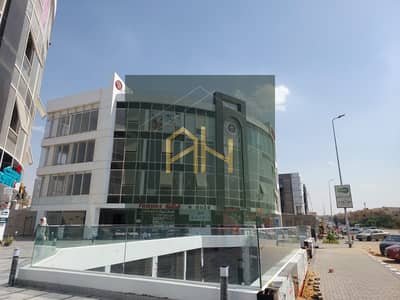 محل40م متطشب ومتأجر بزادة سنوية 10% بخدمات البنفسج - التجمع الأول