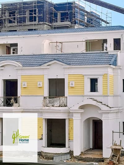 تاون هاوس  كورنر جاهز للسكن للبيع  بإطلالة مفتوحة على المناظر الطبيعية والمسطحات المائية في ماونتن فيو1.1  القاهرة الجديدة، شامل الصيانة