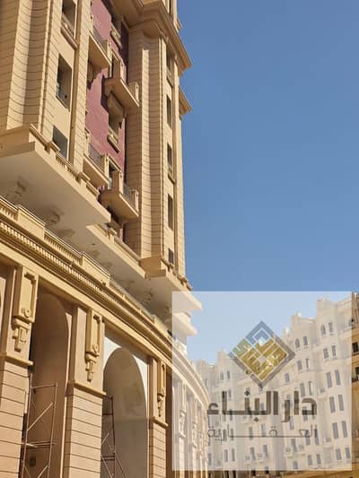 شقة مميزة بتقسيمة مميزة استلام فورى متشطبة بالتكييفات فى العاصمة الادارية الجديدة  بمنطقة الR5 بجوار الحى المالى و حى الوزارات بكمبوند نيو جاردن سيتي