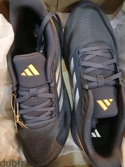 حذاء اديداس adidas اوريجنال مقاس ٤٢ و ٢/٣