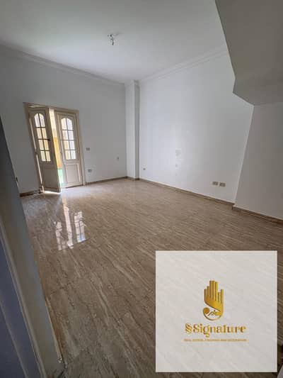 Fully finished duplex with a garden for rent in Al-Banafseg 6 (Villas Zone), Fifth Settlement; features views of both the garden and the street.