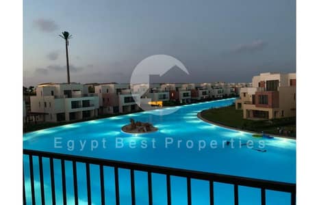 تاون هاوس فاخر 4 غرف نوم وحديقة خاصة موقع متميز على اللاجون مباشرة في مدن رأس الحكمة 5% دفعة أولى