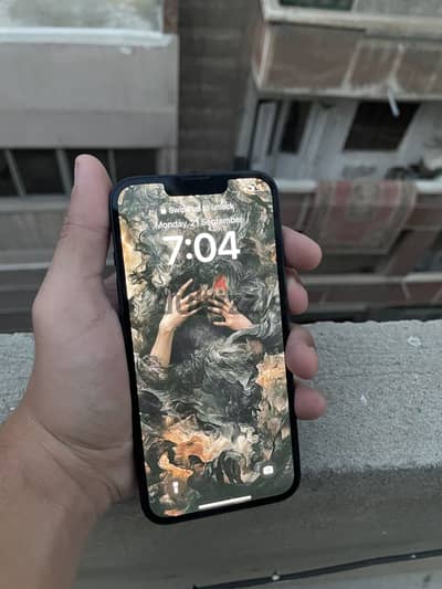Apple - iPhone 13