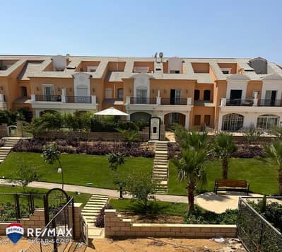 تاون هاوس متشطب بالكامل وبالمطبخ واحهزه والتكيفات استلام فوري في  لوكيشن مميز Layan Sabbour ليان الاهلى صبور في قلب التجمع الخامس
