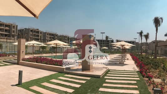 شقه للبيع بموقع متميز علي لاندسكيب بسعر اقل من الماركت داخل كمبوند Fifth square al -marasem في قلب التجمع