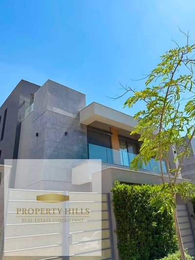 Last villa for sale at a bargain price, ready for inspection in the Patio, Fifth Settlement, minutes from the American University.