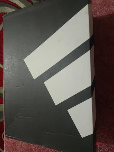 حذاء اديداس