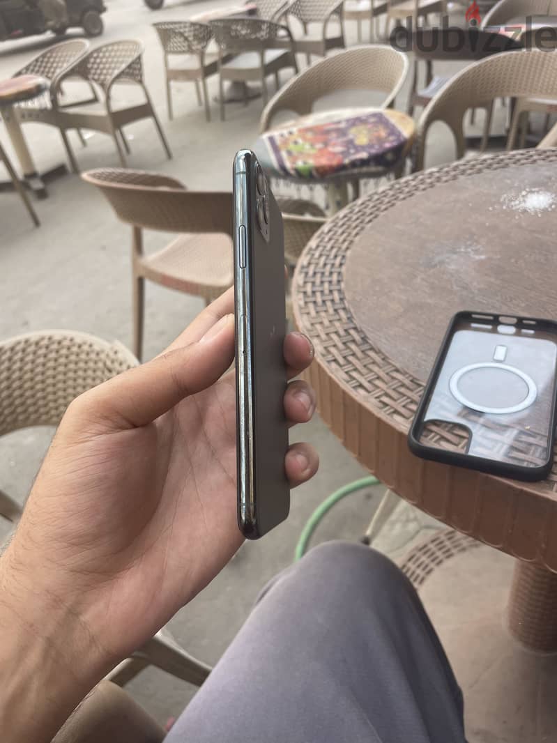 Apple - iPhone 11 Pro Max 1