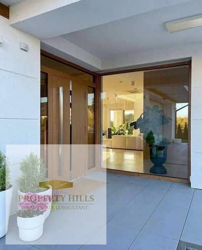 Last standalone villa for sale, discounted to a bargain price in front of Madinaty and just minutes to the Fifth Settlement
