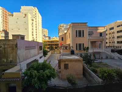 شقة للإيجار قانون جديد مفروشة ومكيفة في لوران جامب بنك اسكندرية ب13 الف فقط