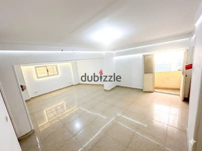 Administrative headquarters for rent 200m Cleopatra steps from the sea (commercial counters and excellent location)