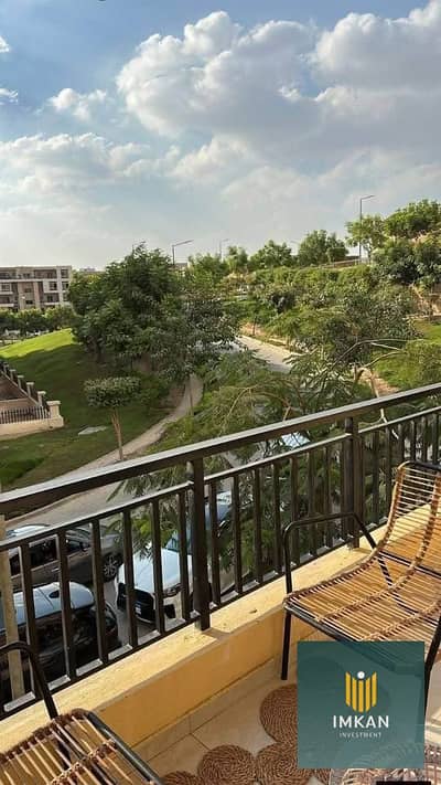 شقه للبيع علي 12 سنه قسط ومقدم 450 الف فقط في كمبوند سراي Sarai كامل الخدمات والمرافق سور في سور مع مدينتي وبالقرب من مطار القاهره الدولي