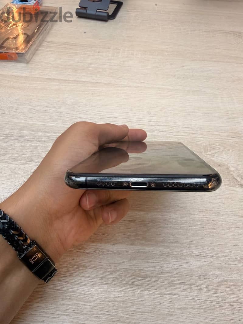 Apple - iPhone XS Max 3