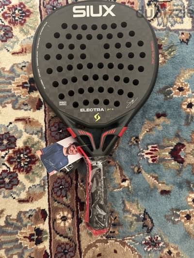 SUIX padel brand new never used, from UAE.