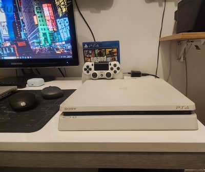 PlayStation 4 Slim White Edition