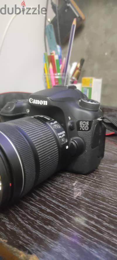 كاميرا Canon EOS 70D للبيع بحالة ممتازة واخده ٣٣٠٠ صوره فقط