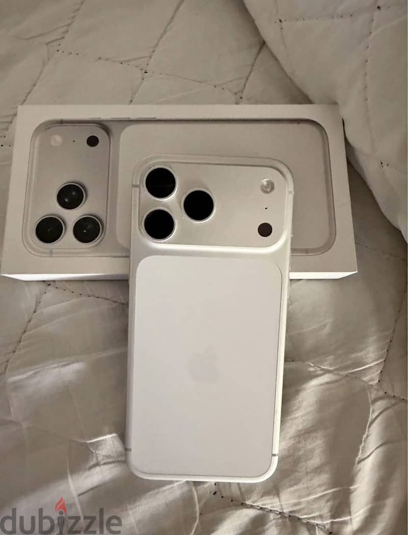 Apple - iPhone 17 Pro Max 1