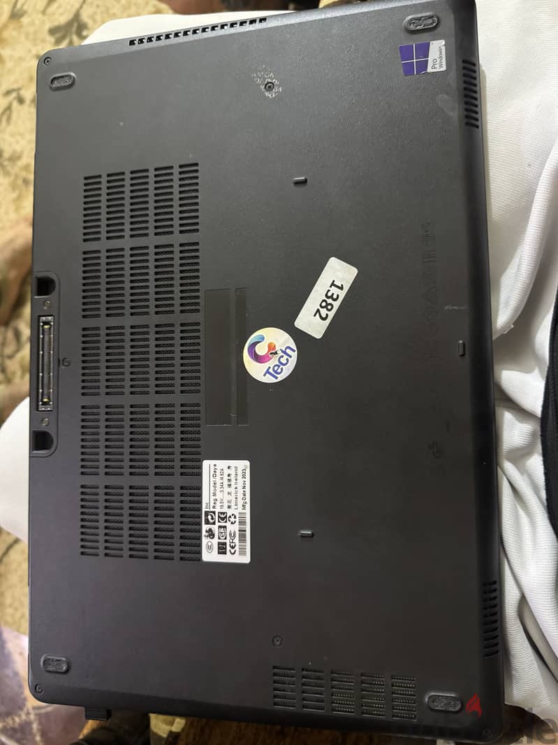 Dell Latitude E5570 2