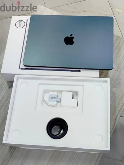 Mac Book Air m4 13 inch 256GB 16GB Ram Used