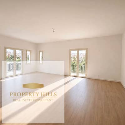 Villa for Sale – El Patio 5 East    A ready-to-move-in villa for sale at the entrance of El Shorouk 2, only 10 minutes away from 90th Street.    The v