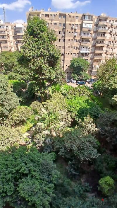 120 sqm apartment for sale in Sheraton Airport, Misr for Urban Development, Abdel Hamid Badawi Main Street, seafront double façade on the garden, fourth floor with elevator, 2 rooms and 2 bathrooms and land share with parking in front of the property.