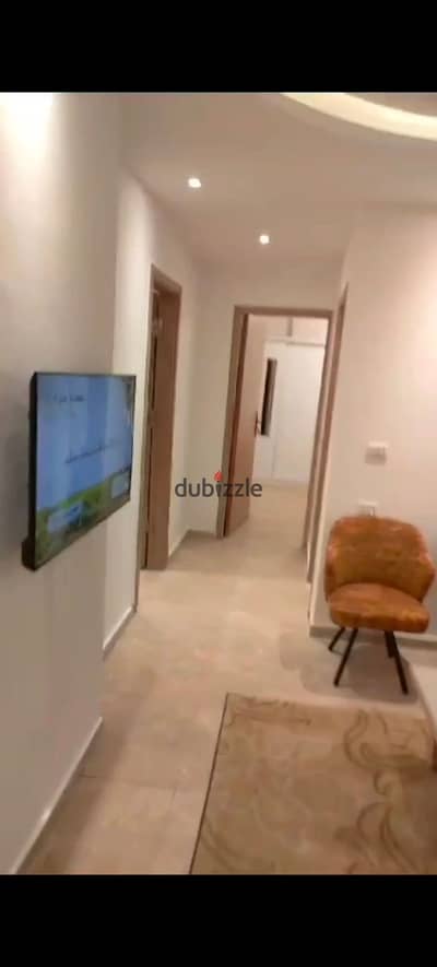 Furnished studio for rent, ground floor, private entrance, prime location, rare model for long-term