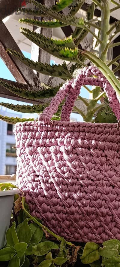 Dusty Pink / Mauve Spiral Handbag