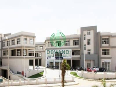 Office 40 sqm second floor ready to move in Al Karma 4 Mall, in front of Tilal Al Jazeera compound el sheikh zayed