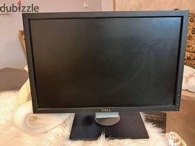 شاشه كمبيوتر dell بجوده ممتازه 1024 17 انش