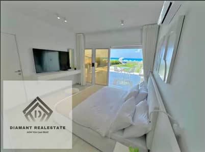 Chalet in Telal Sokhna first row on Sea at old price for less than its original price. Finished with kitchen and AC's Over 12Years