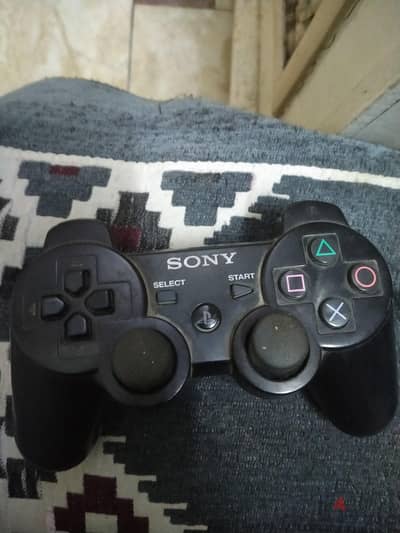 للبيع دراعين PS3 بسعر  مناسب