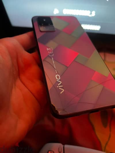 Vivo Y73s
