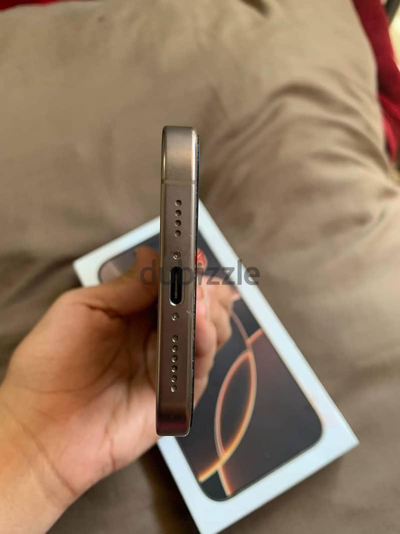 iPhone 16 Pro Max – Desert Titanium 6