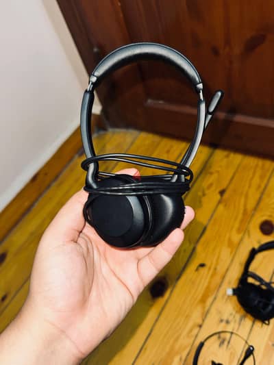 للبيع سماعات Jabra بحالة كالجديدة