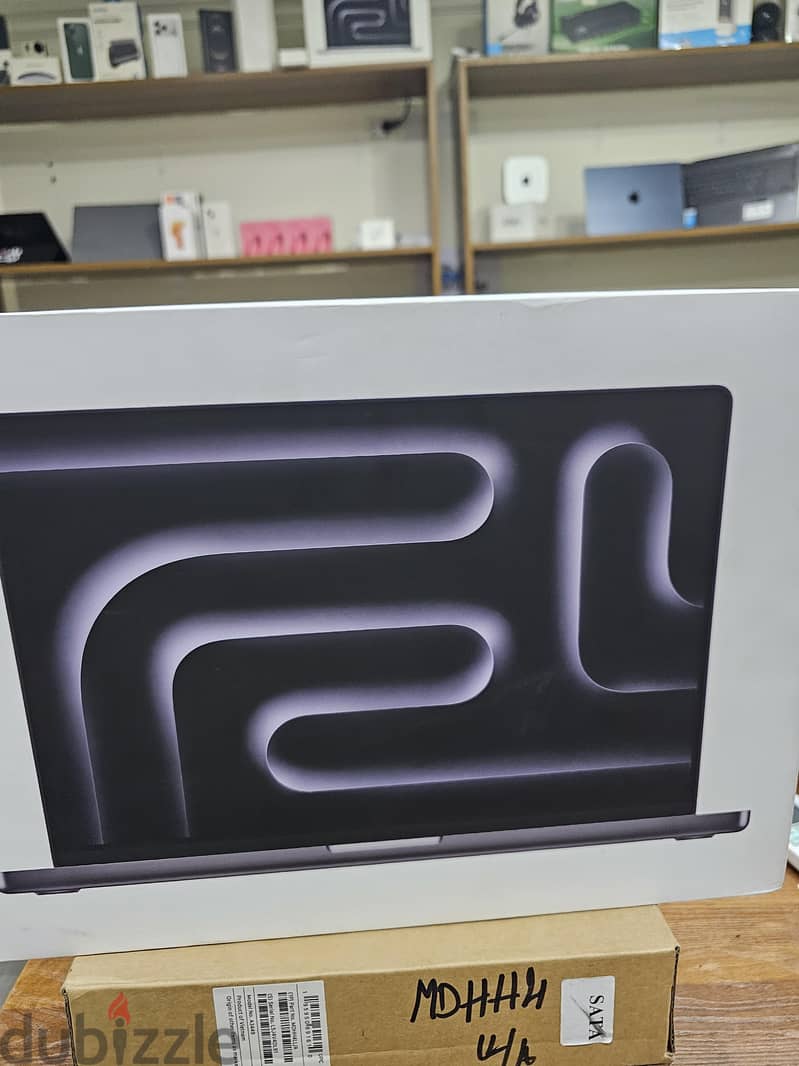 Macbook Pro M4 Pro 16 inch 24 Ram 1