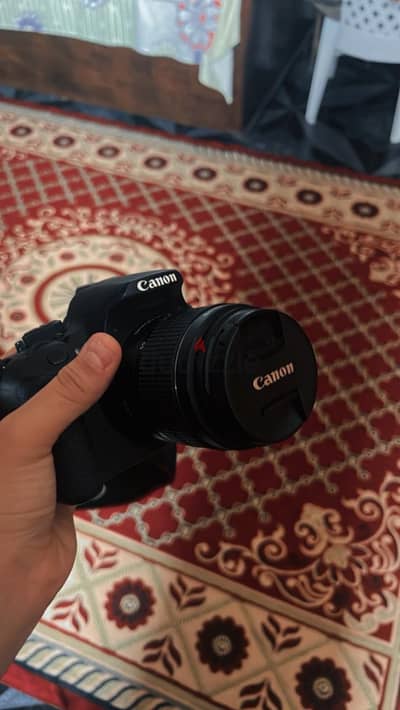 Canon EOS 700D
