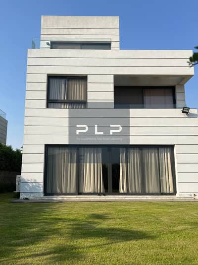 A detached villa for sale, ready to move, at the lowest price on the market, with a landscape view in Al Burouj Compound.