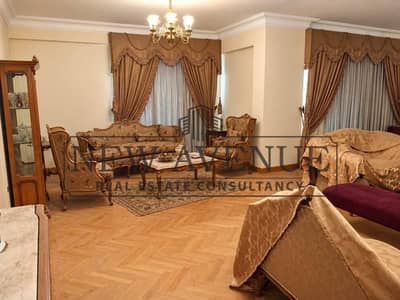 شقة مميزة للبيع في كمبوند النخيل  Al Nakheel  بحري ومساحات خضراء