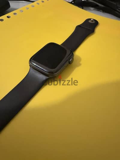 Apple watch series se , battery health 96%