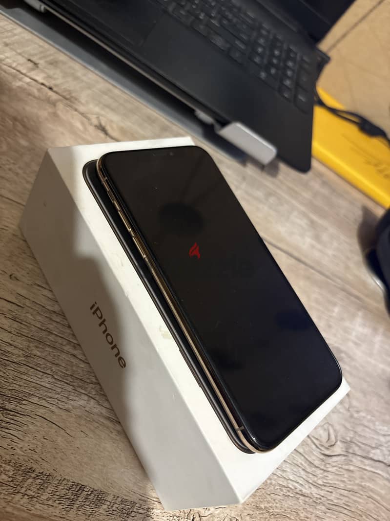 Apple - iPhone XS 1
