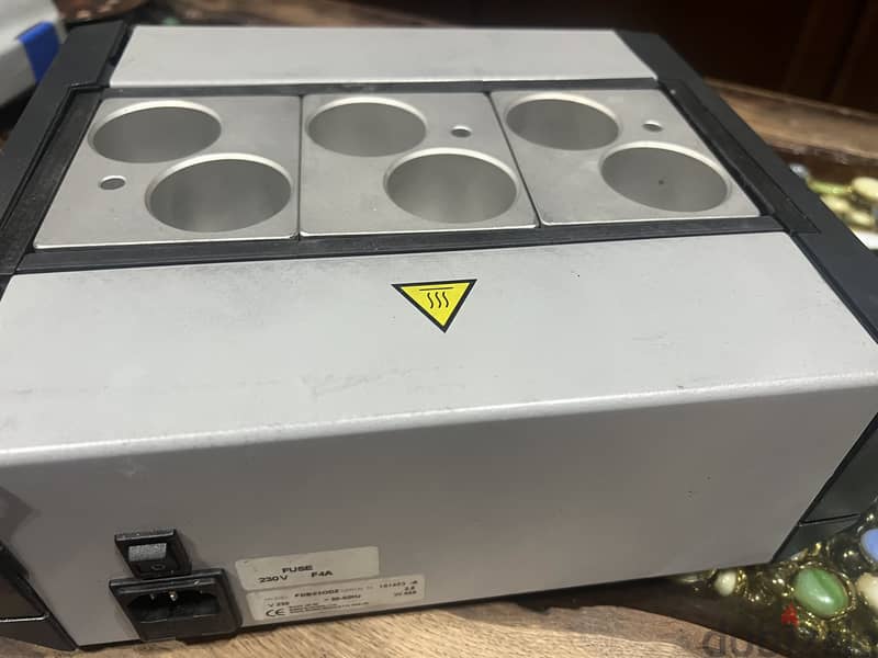 laboratory dry-block heater / dry bath incubator 1