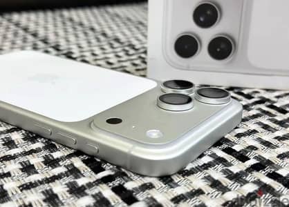 آبل - آيفون 17 برو ماكس