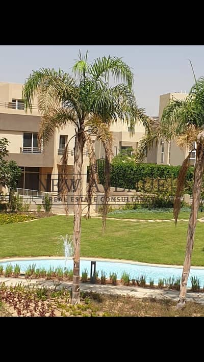 للبيع توين هاوس في زا سكوير مباشرة علي لاند سكيب اقل من سعر السوق نصف تشطيب -  استلام فوري